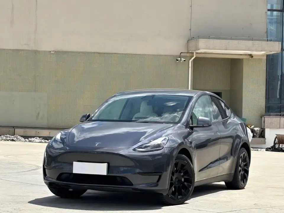 Tesla Model Y Rear-Wheel Drive Version 2023