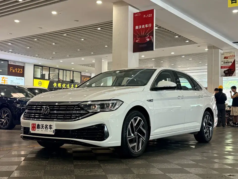 Volkswagen Sagitar 300TSI DSG Surpass Edition 2024