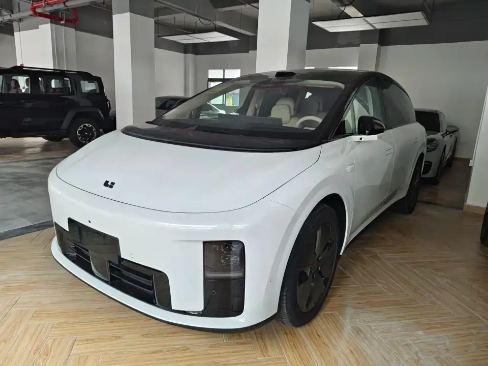 Li Auto Li i8 Standard Edition 2026