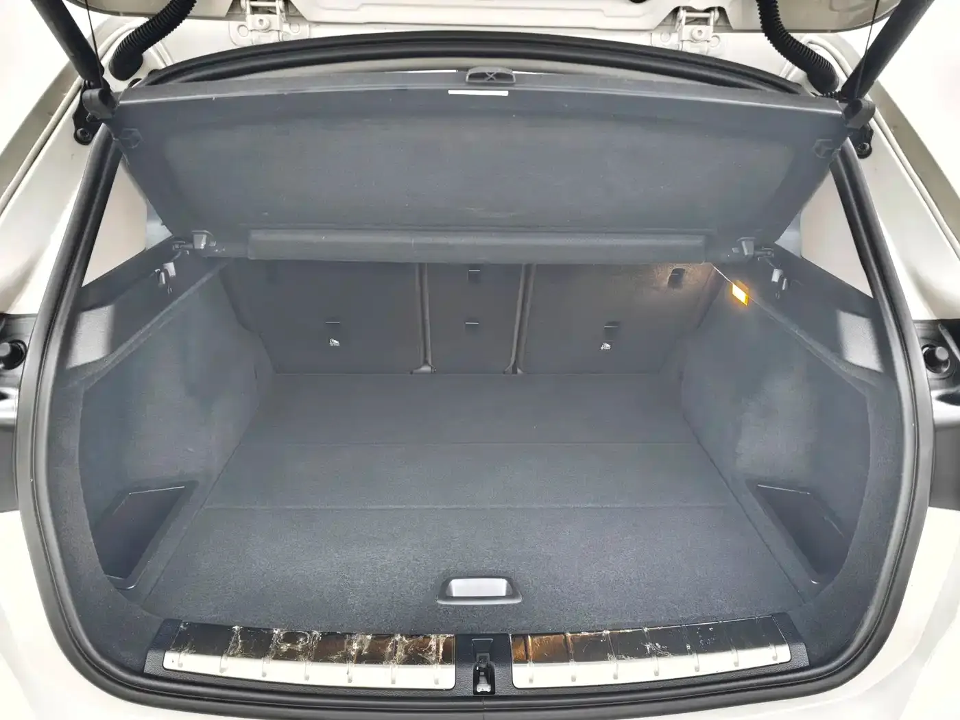 BMW X1 sDrive25Li Leading 2022 — фото 12