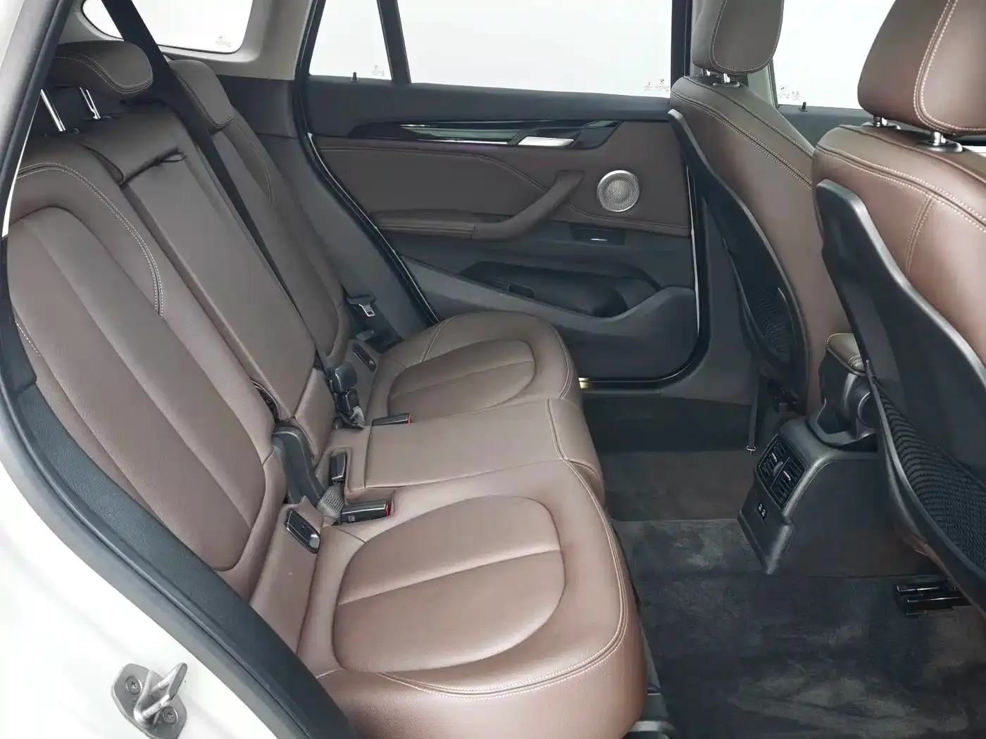 BMW X1 sDrive25Li Leading 2022 — фото 10