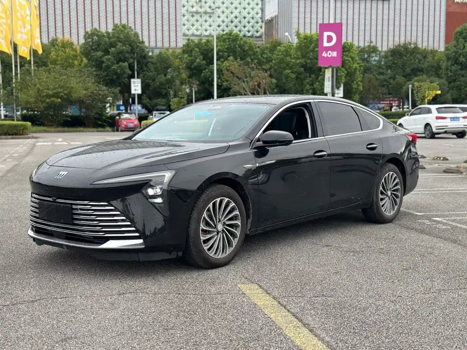 Buick LaCrosse Model 28T Platinum Edition 2026