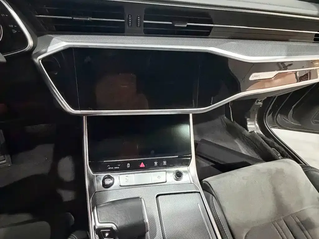 Audi A6L 40 TFSI Luxury Dynamic 2024 — фото 6