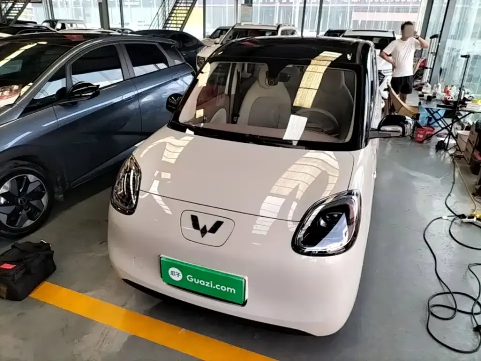Wuling Motors Hongguang MINIEV 4-Door Advanced 2025
