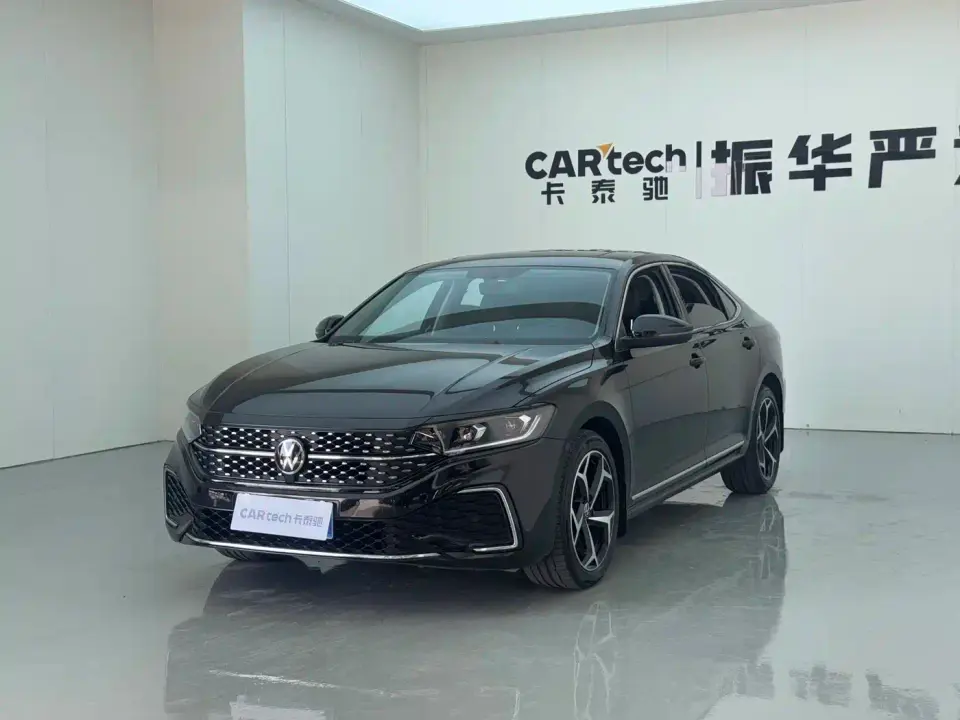 Volkswagen Passat Outstanding 330TSI Starlight Elite Edition 2025