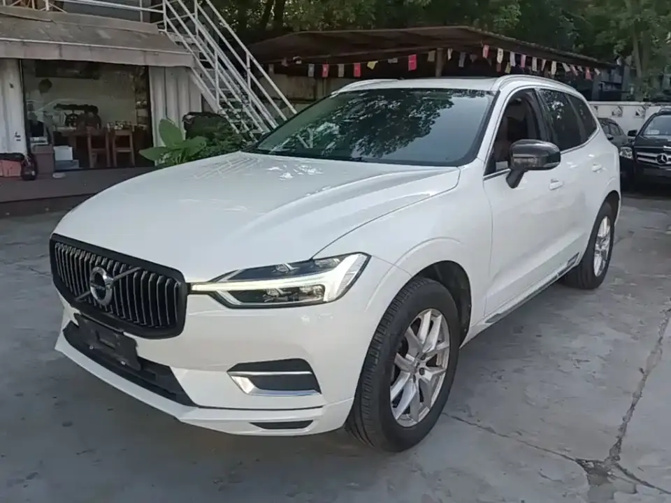 Volvo XC60 T5 4WD Intelligent Ease China VI 2019