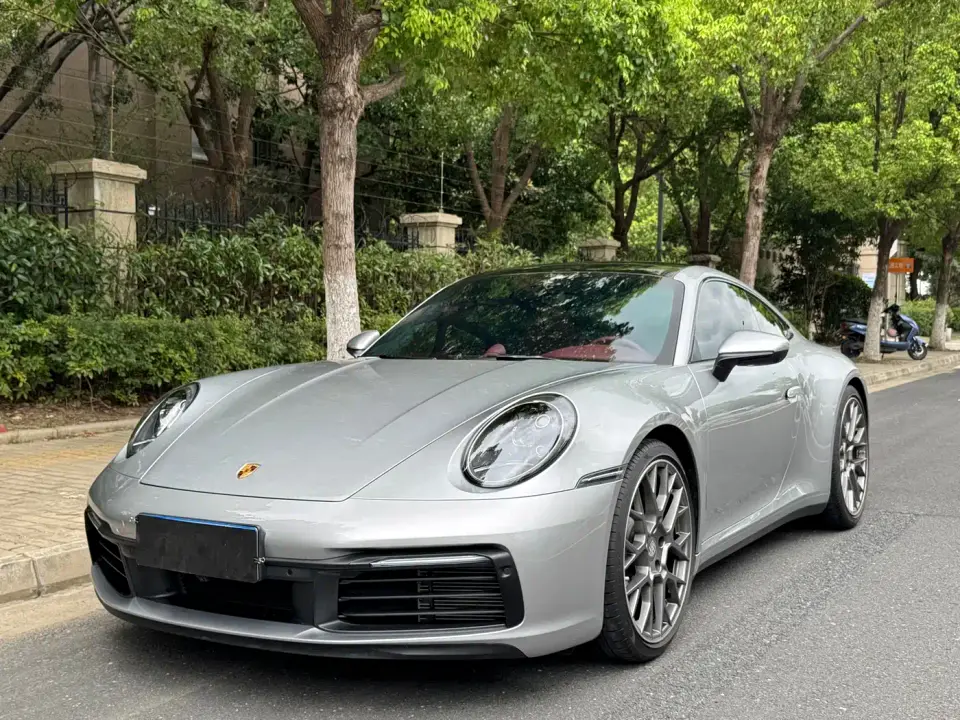 Porsche 911 Carrera 3.0T 2024