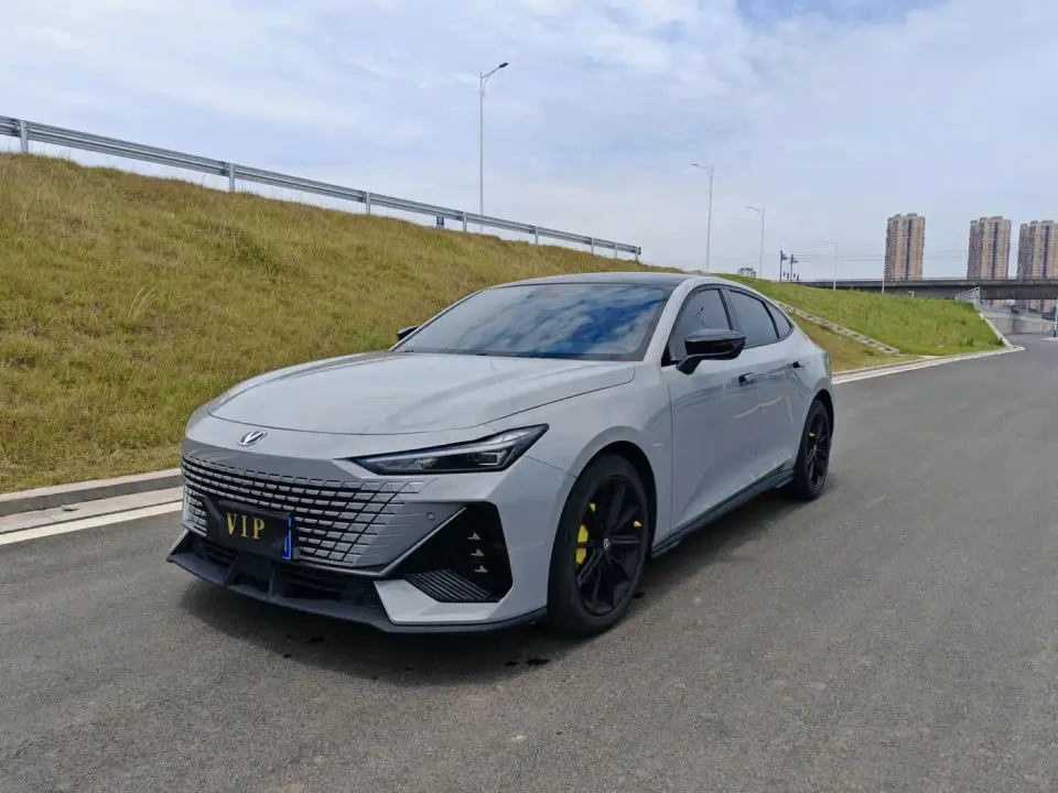 Changan UNI-V 1.5T Premium Model 2022
