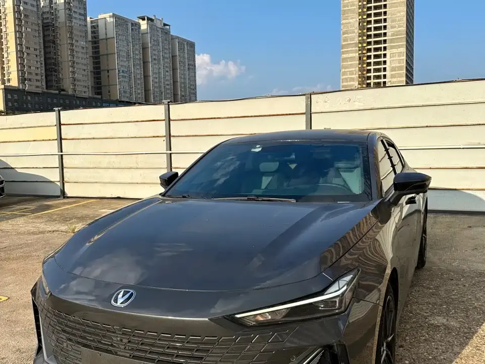 Changan UNI-V 1.5T Premium Model 2022