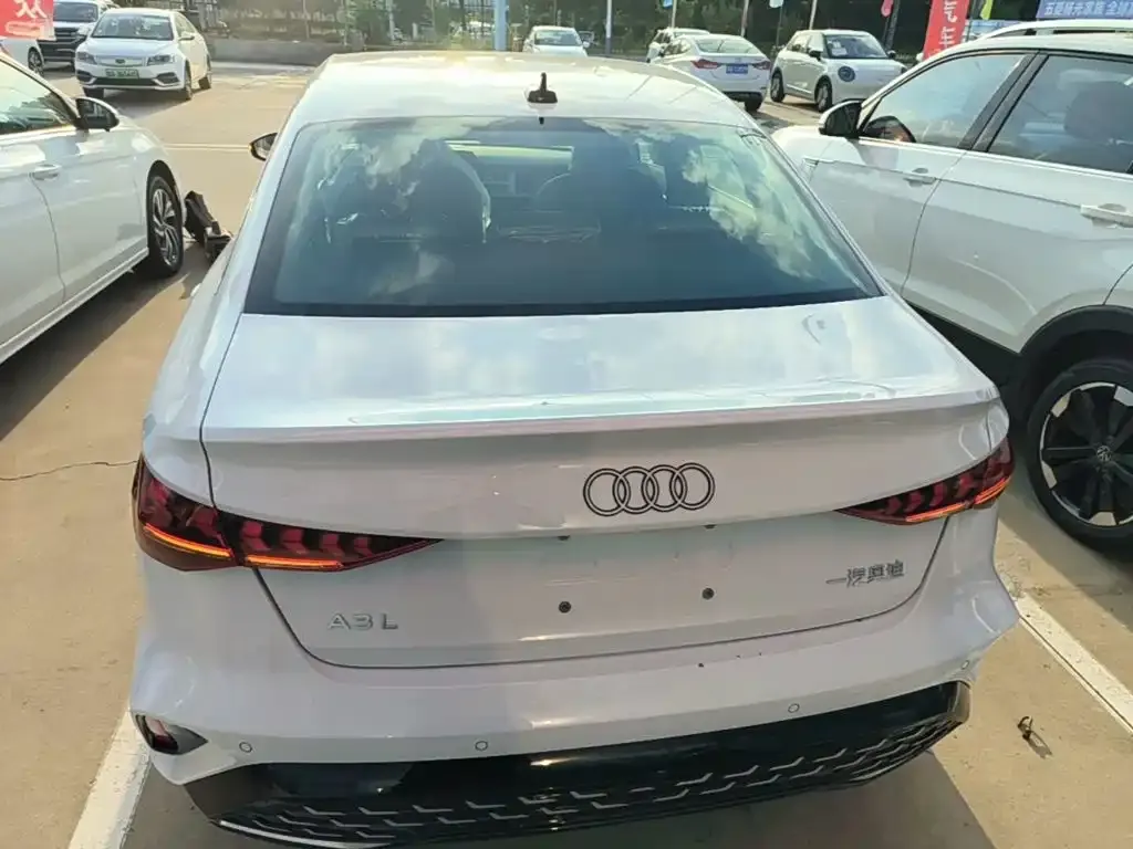 Audi A3 Facelift A3L Limousine 35TFSI Flying Joy Edition 2026 — фото 6