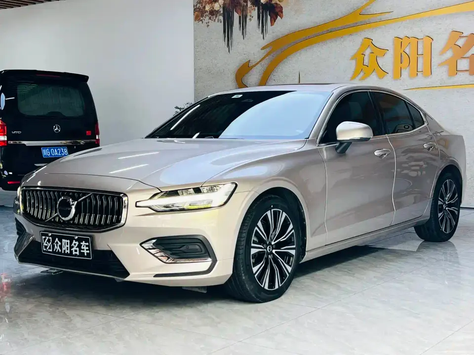 Volvo S60 B4 Smart Vision Luxury Edition 2022