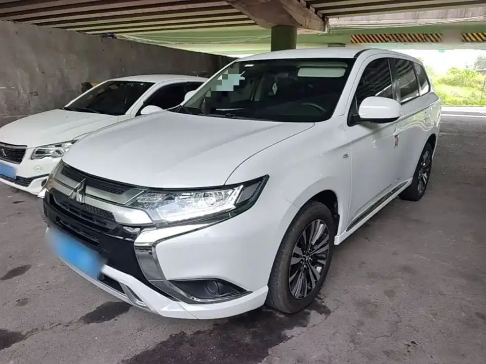 Mitsubishi Outlander Facelift 2.0L 2WD Comfort Edition 5-Seater 2024