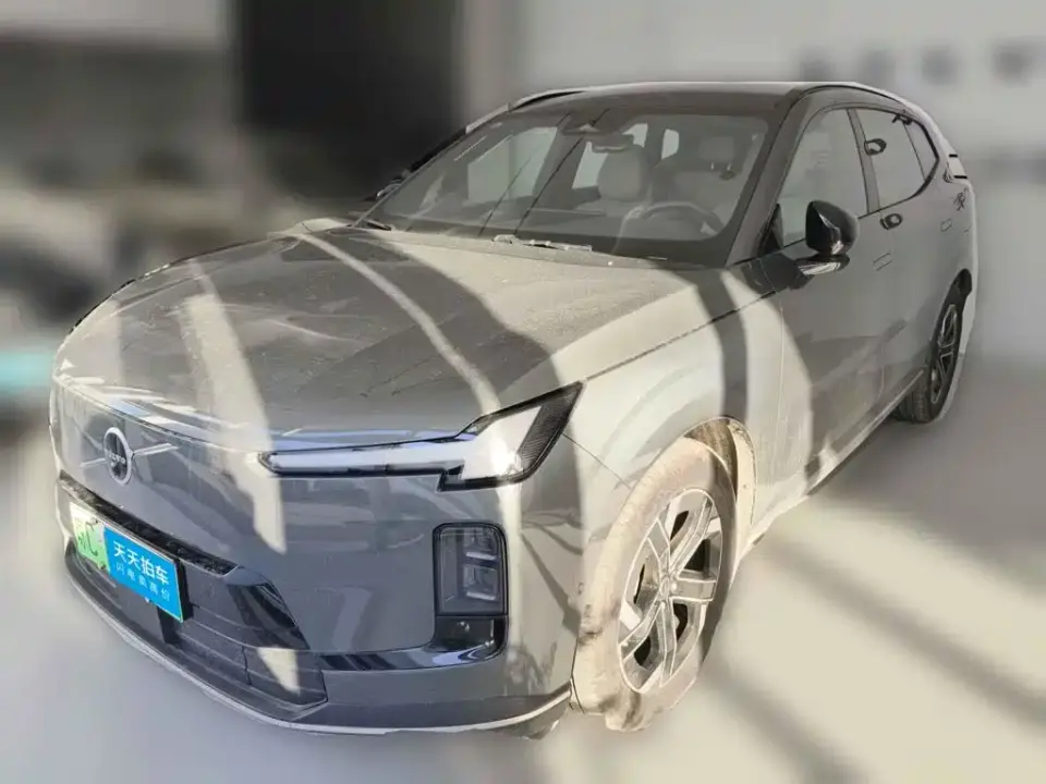 Volvo XC70 Plug-in Hybrid Standard 2025