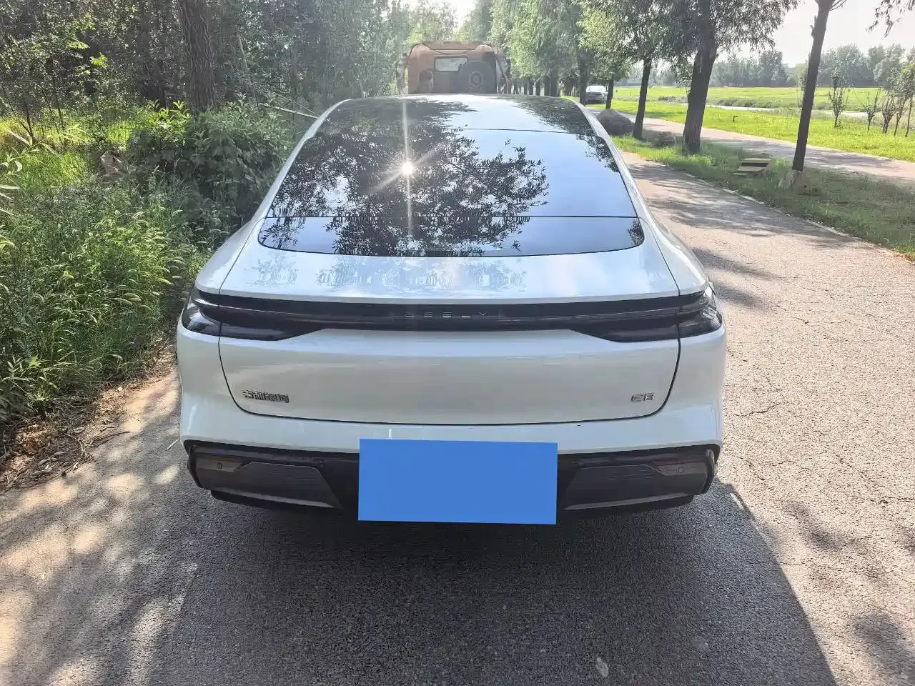 Geely Galaxy Galaxy E8 665km RWD Starship Voyager Edition 2024 — фото 5