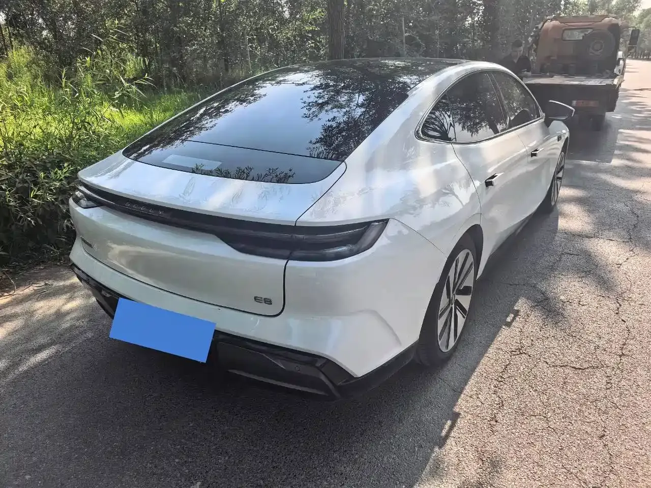 Geely Galaxy Galaxy E8 665km RWD Starship Voyager Edition 2024 — фото 4