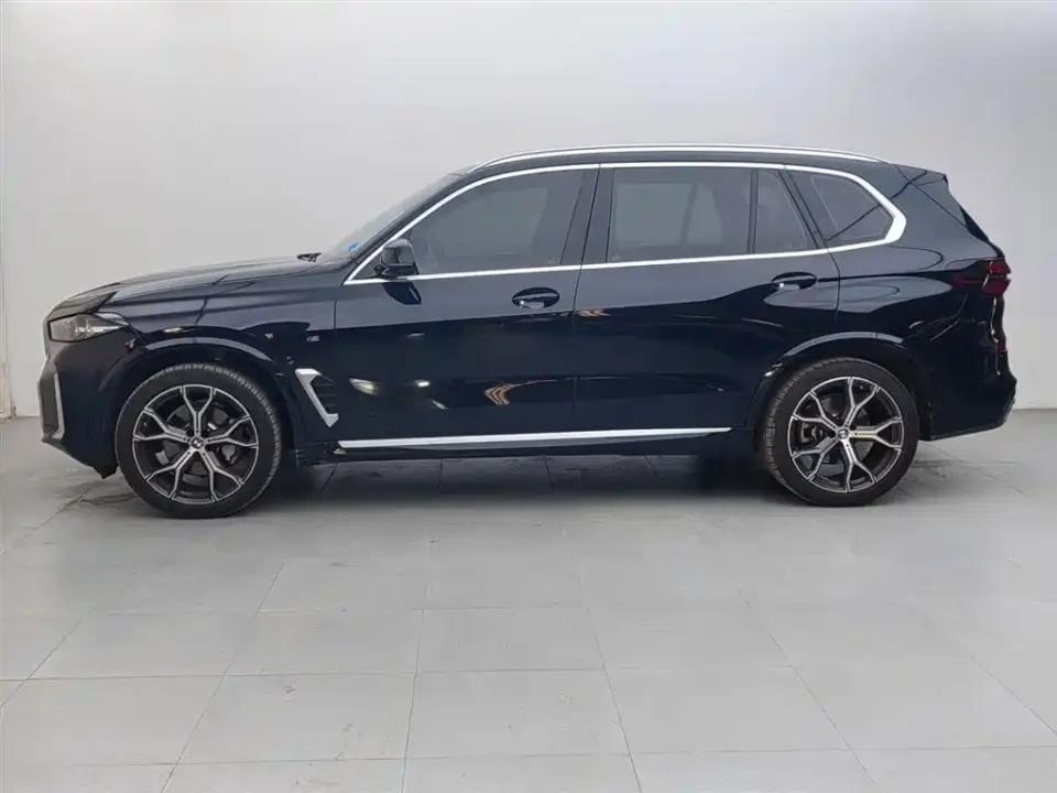 BMW X5 xDrive 30Li Premium M Sport Package 2024