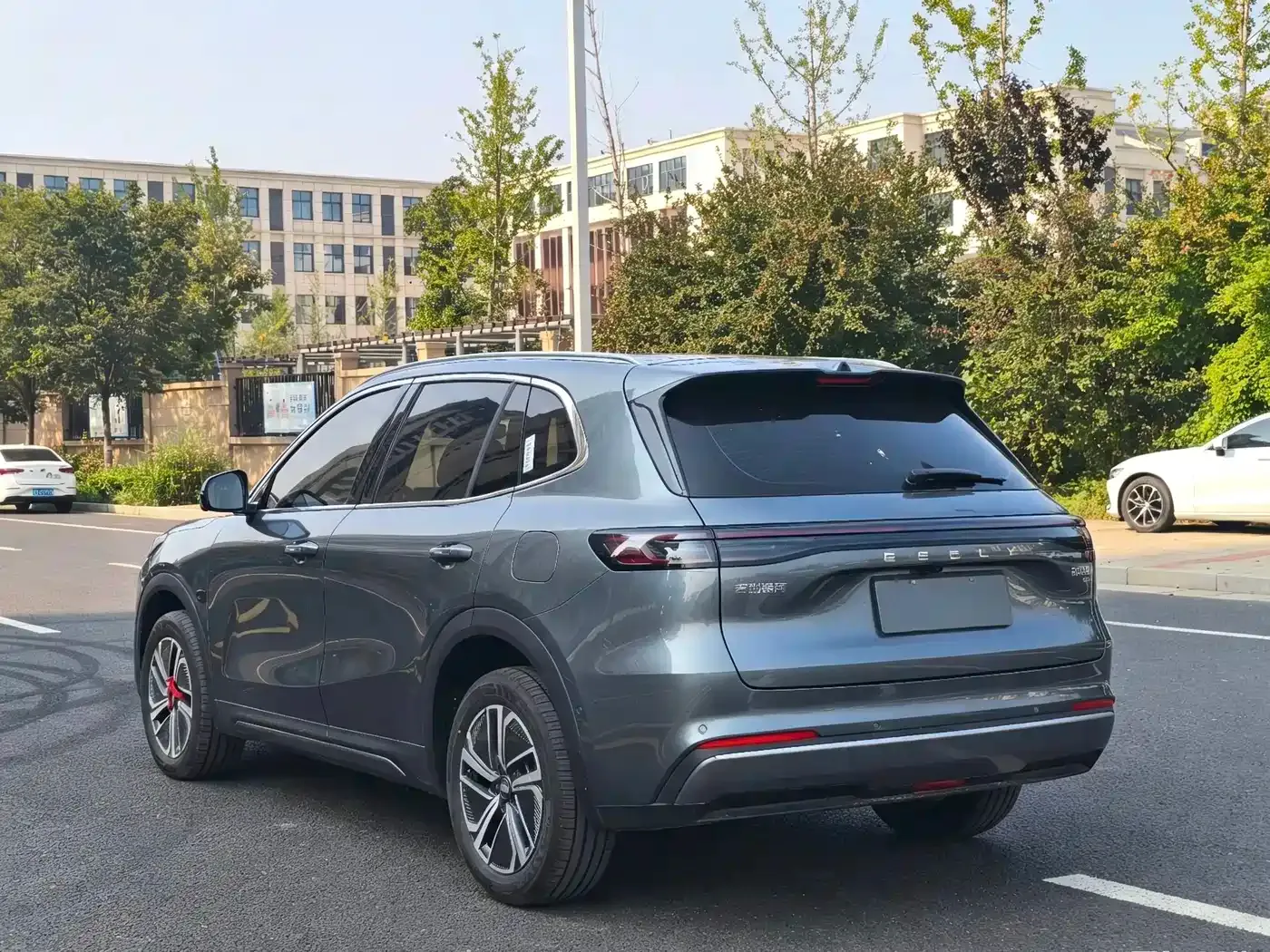 Geely Galaxy Galaxy Starship 7 EM-i Model 135km Pilot Edition 2026 — фото 9