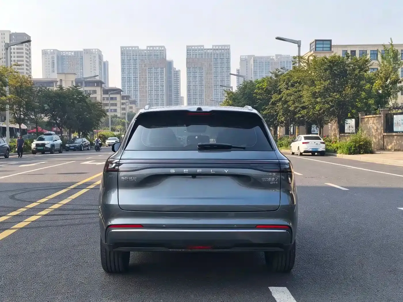 Geely Galaxy Galaxy Starship 7 EM-i Model 135km Pilot Edition 2026 — фото 8