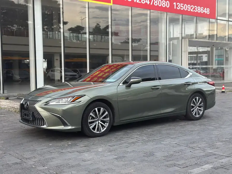 Lexus ES 200 Excellence 2021