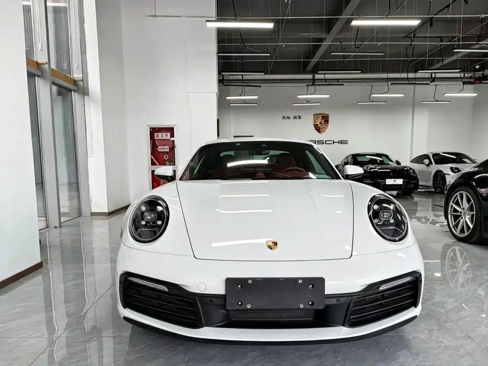 Porsche 911 Carrera 3.0T 2024