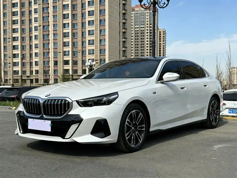 BMW 5 Series 530Li xDrive M Sport Package 2025