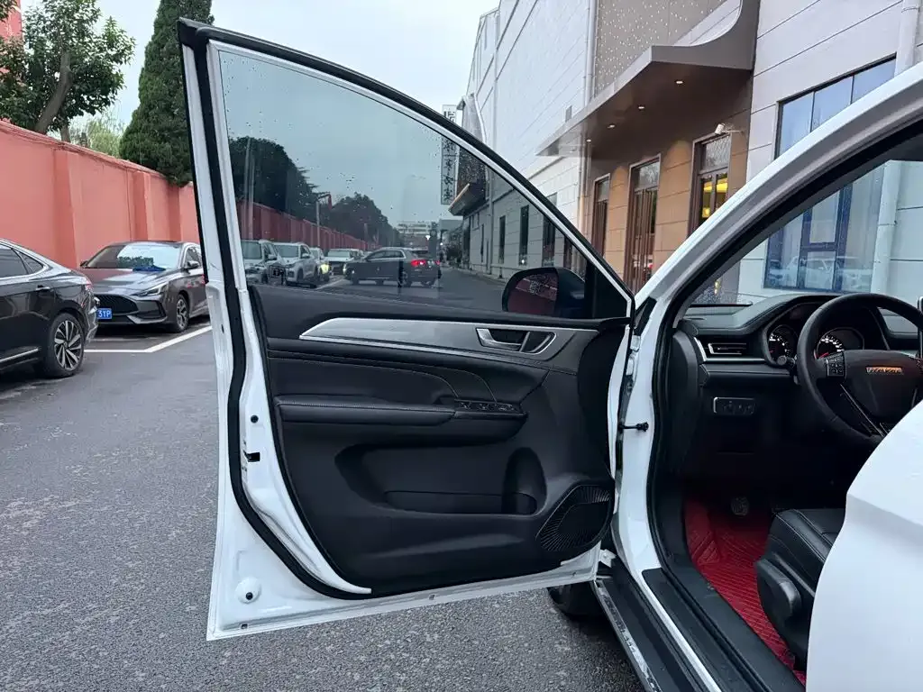 Haval M6 PLUS 1.5T Manual Luxury Smart Connect 2021 — фото 20