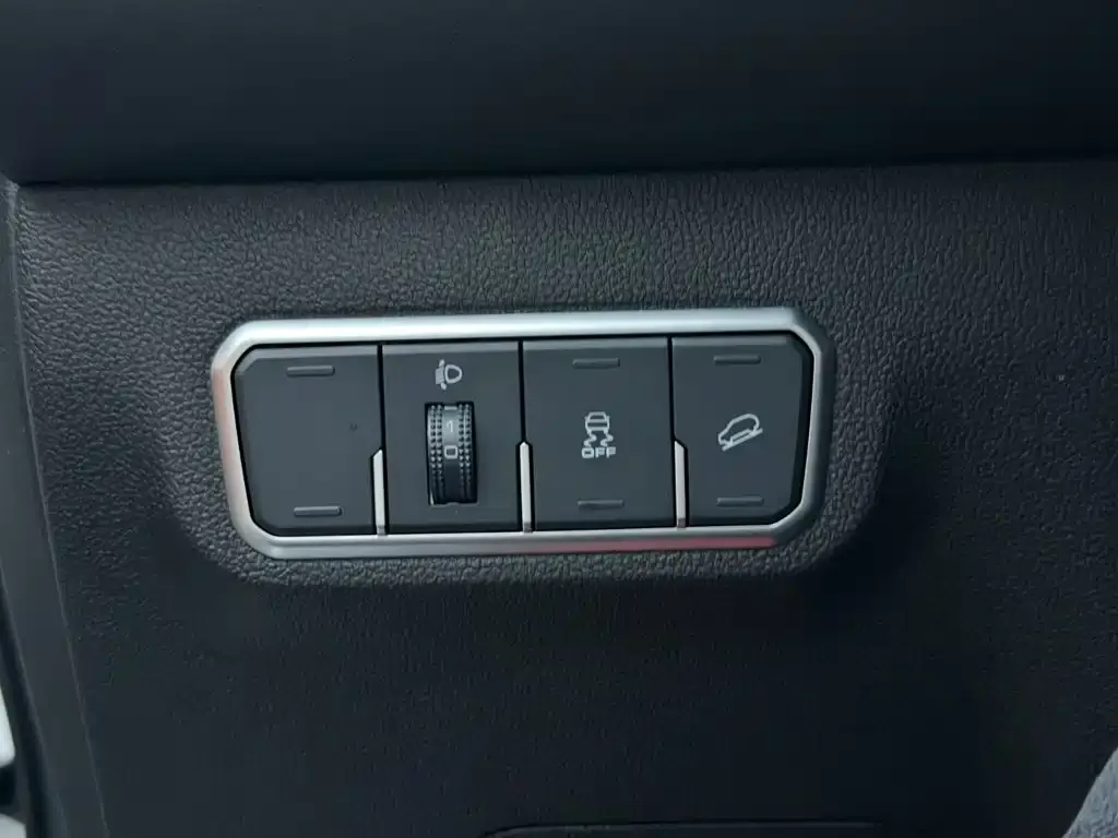 Haval M6 PLUS 1.5T Manual Luxury Smart Connect 2021 — фото 17
