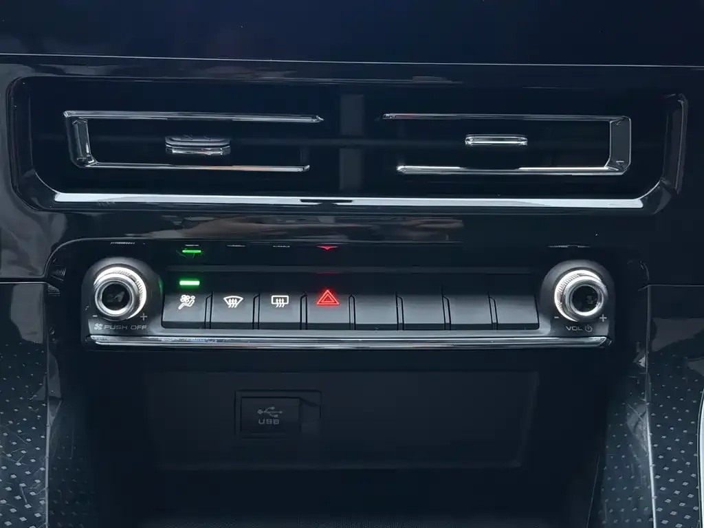 Haval M6 PLUS 1.5T Manual Luxury Smart Connect 2021 — фото 13