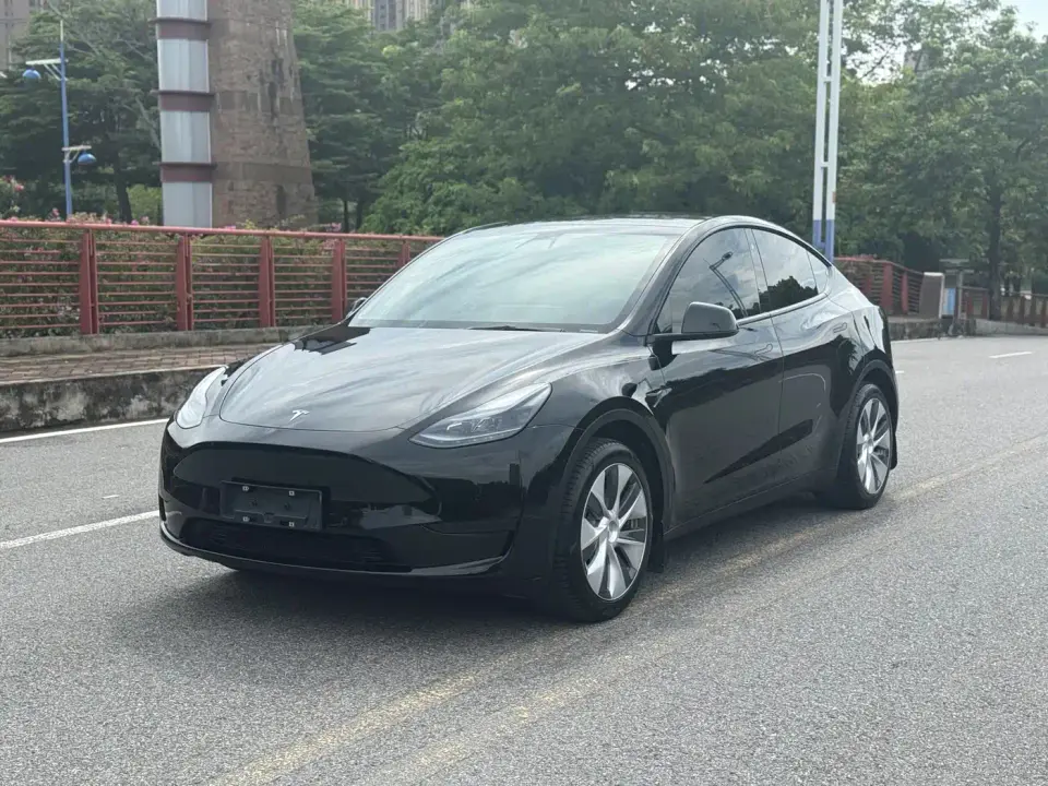 Tesla Model Y Facelift Rear-Wheel Drive Version 2023