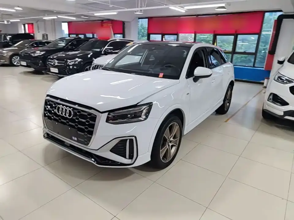 Audi Q2L 35TFSI Fashion Sport 2024