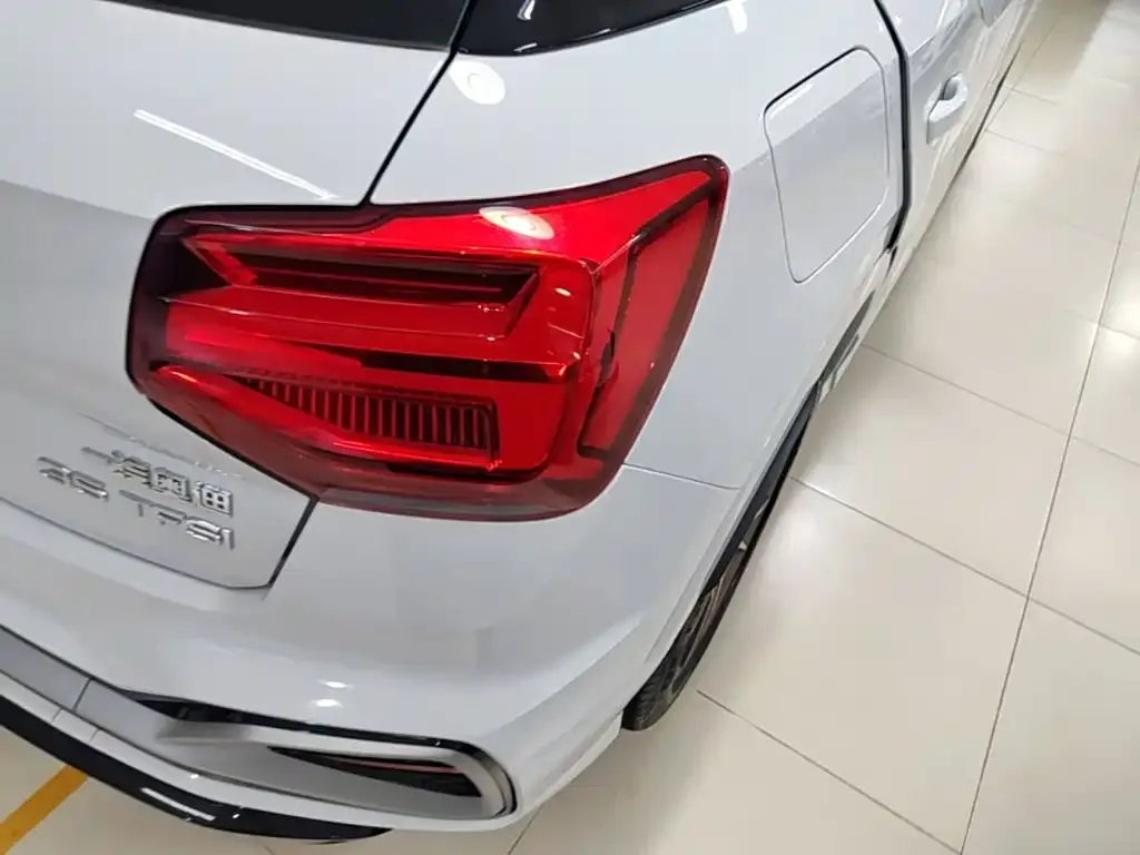 Audi Q2L 35TFSI Fashion Sport 2024 — фото 8