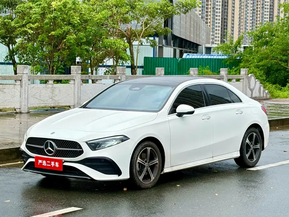 Mercedes-Benz A-Class A 200 L Fashion Edition 2024