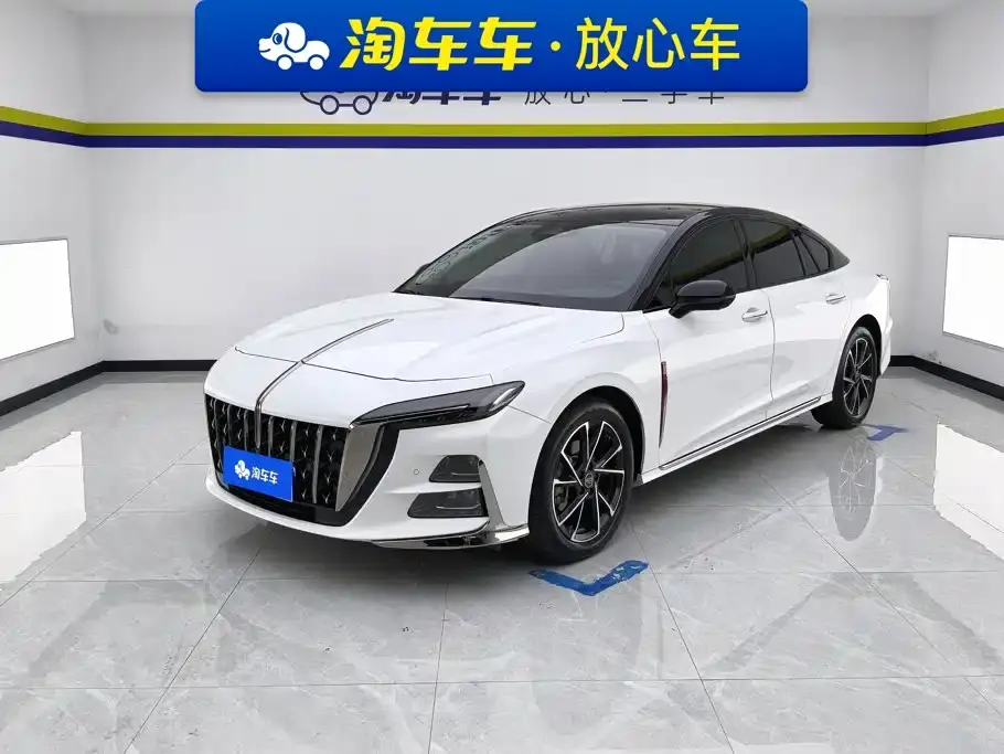 Hongqi H6 Model 2.0T Elegance Edition 2025
