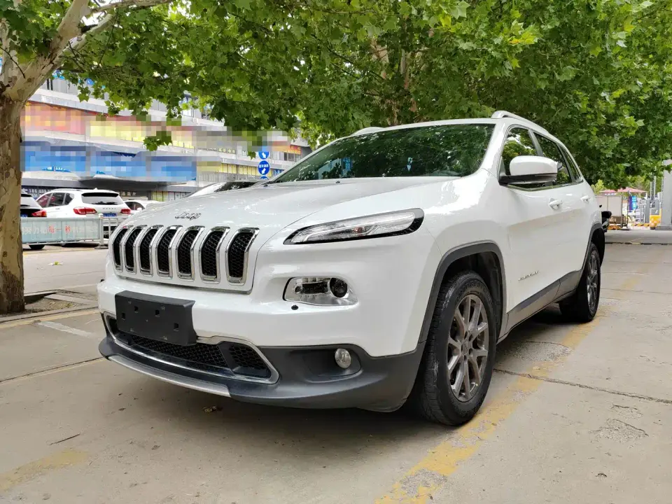 Jeep Cherokee 2.0L 2WD Classic Sport Edition 2021