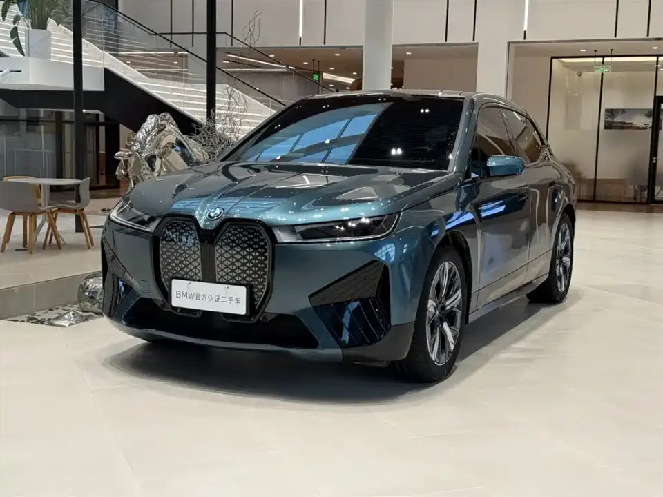 BMW iX Facelift xDrive40 2024