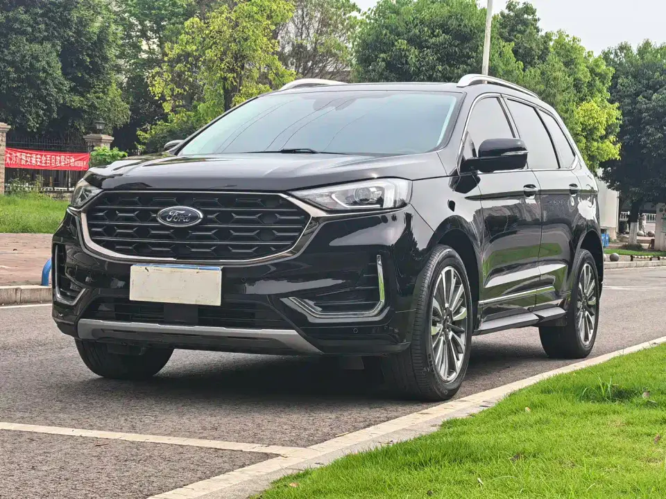Ford Edge PLUS EcoBoost 245 FWD Luxury Sharp 7-seater 2021