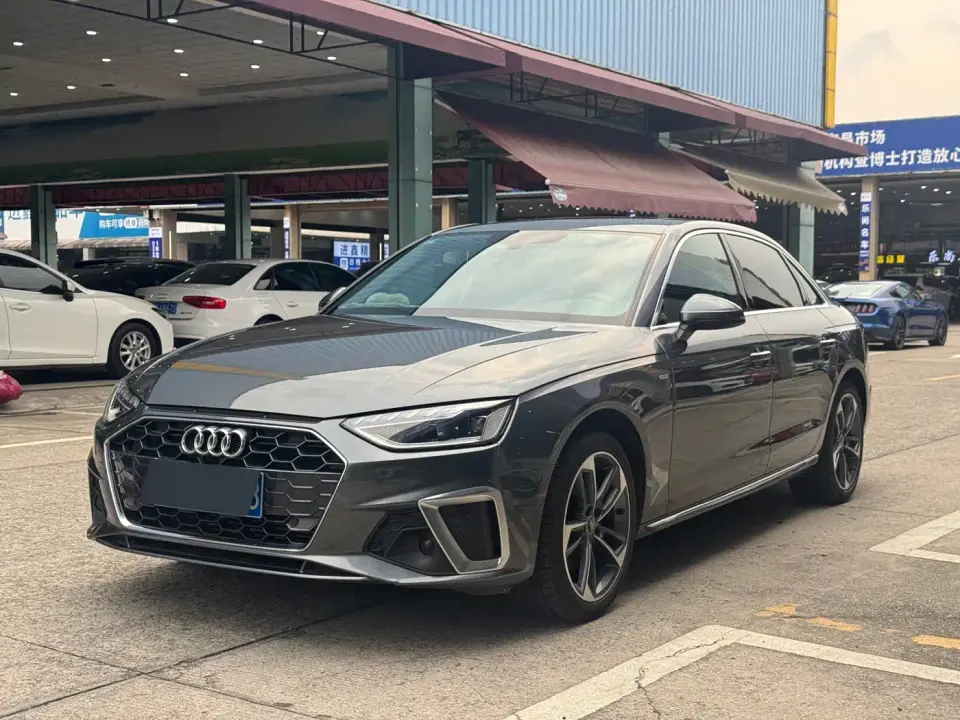 Audi A4L 40 TFSI Fashion Dynamic 2022