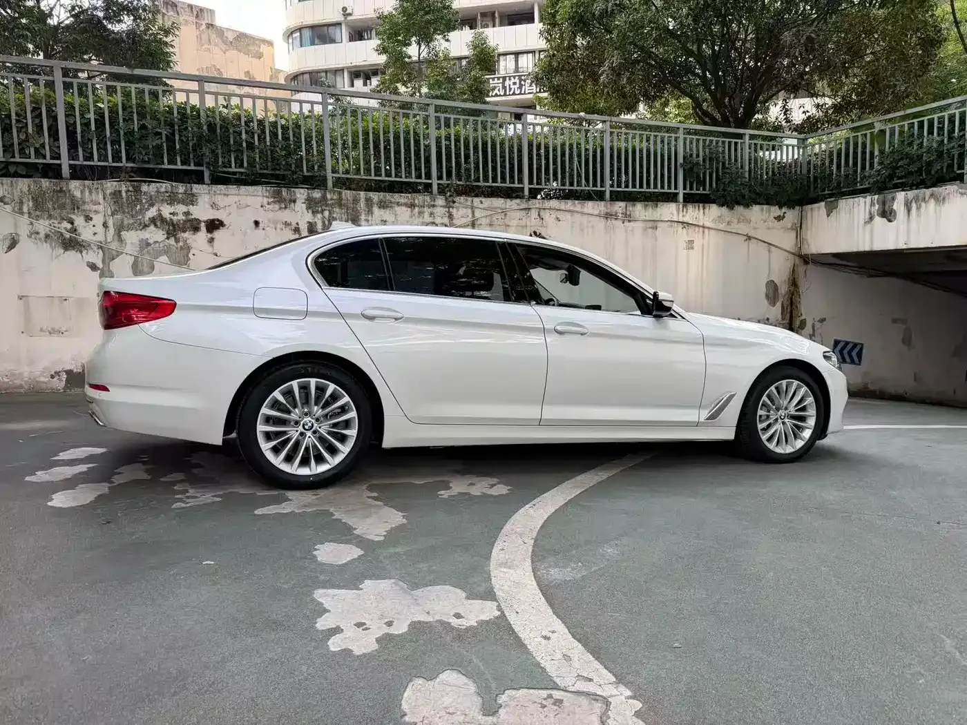 BMW 5 Series 530Li Leading Luxury Package 2020 — фото 18