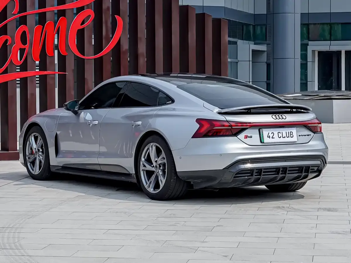 Audi e-tron GT Base Model 2024 — фото 7