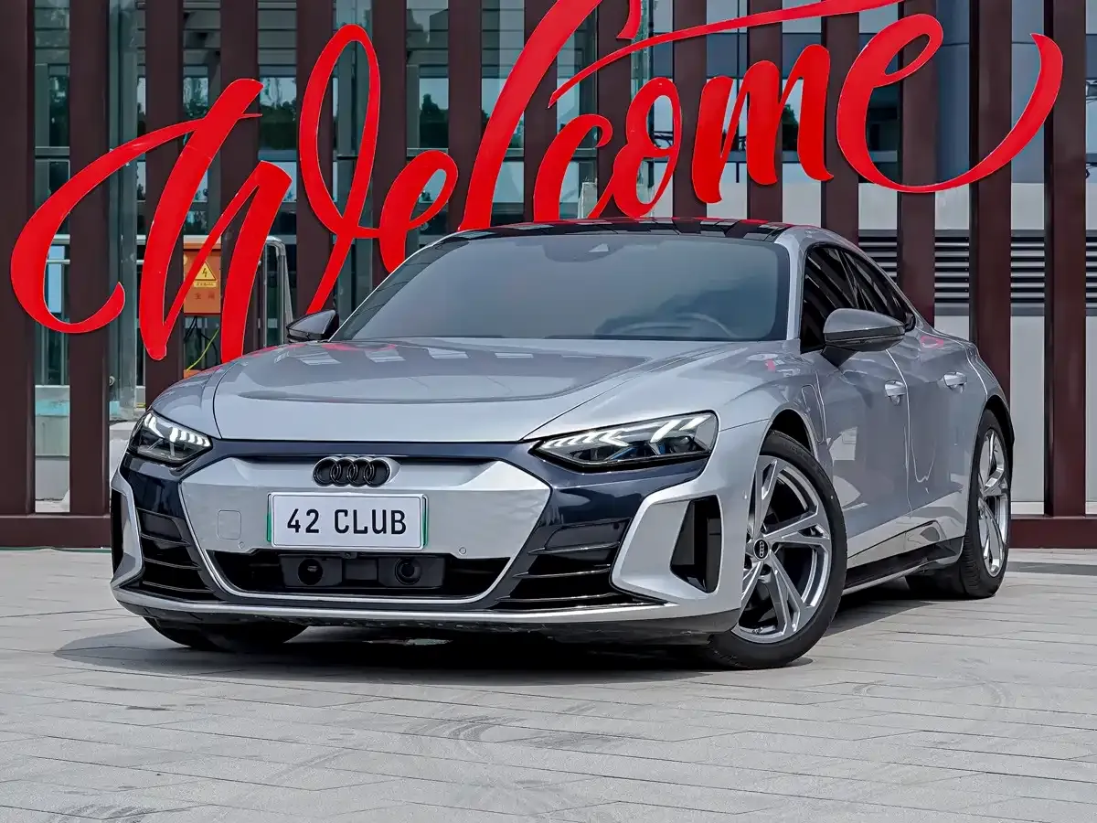 Audi e-tron GT Base Model 2024