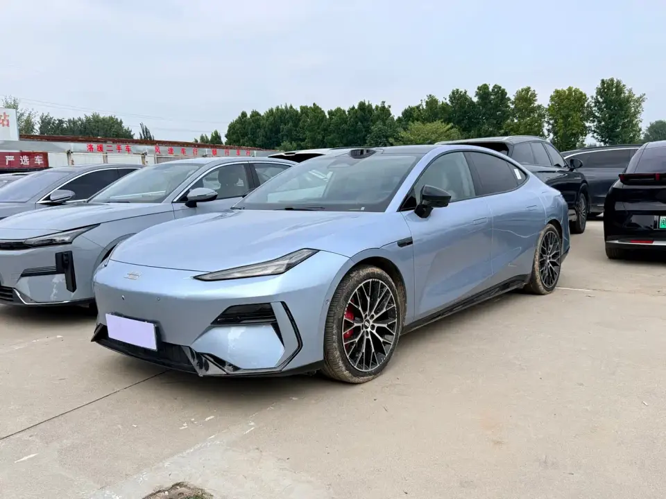 Geely Galaxy Galaxy E8 620km AWD Starship LiDAR Smart Drive Edition 2025