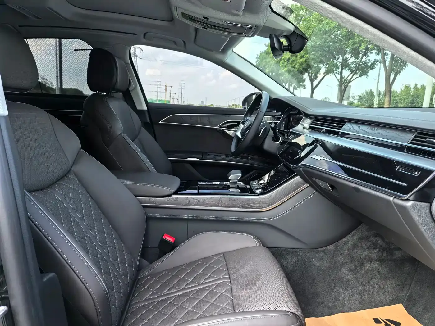 Audi A8 A8L 50 TFSI quattro Exclusive 2024 — фото 16
