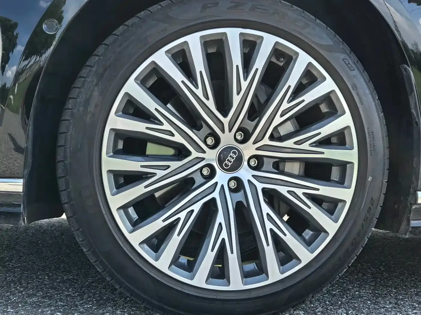 Audi A8 A8L 50 TFSI quattro Exclusive 2024 — фото 6