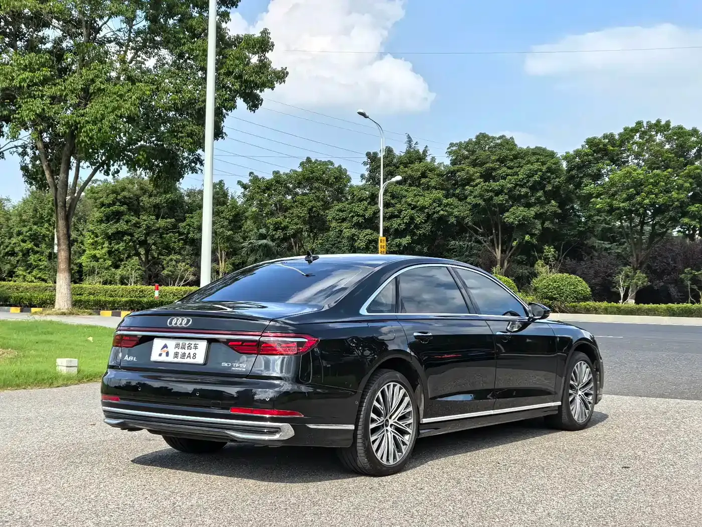 Audi A8 A8L 50 TFSI quattro Exclusive 2024 — фото 9