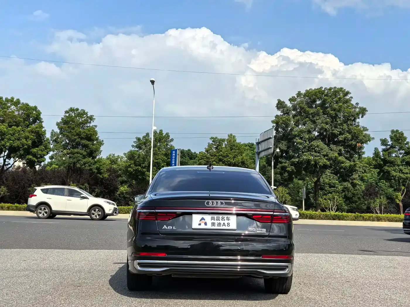 Audi A8 A8L 50 TFSI quattro Exclusive 2024 — фото 7