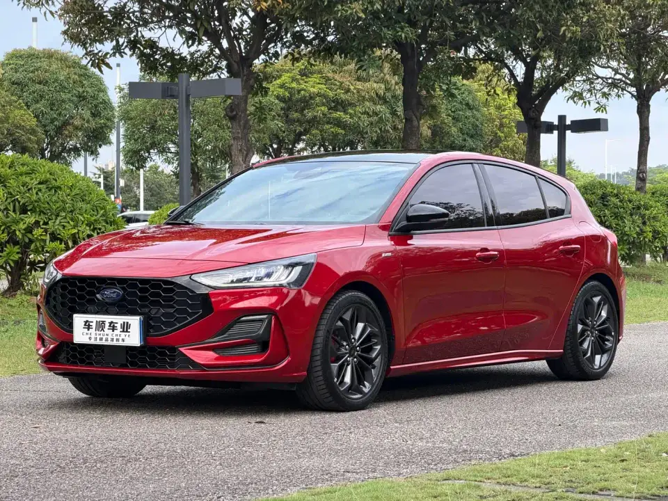 Ford Focus Hatchback EcoBoost 180 Automatic ST Line 2022