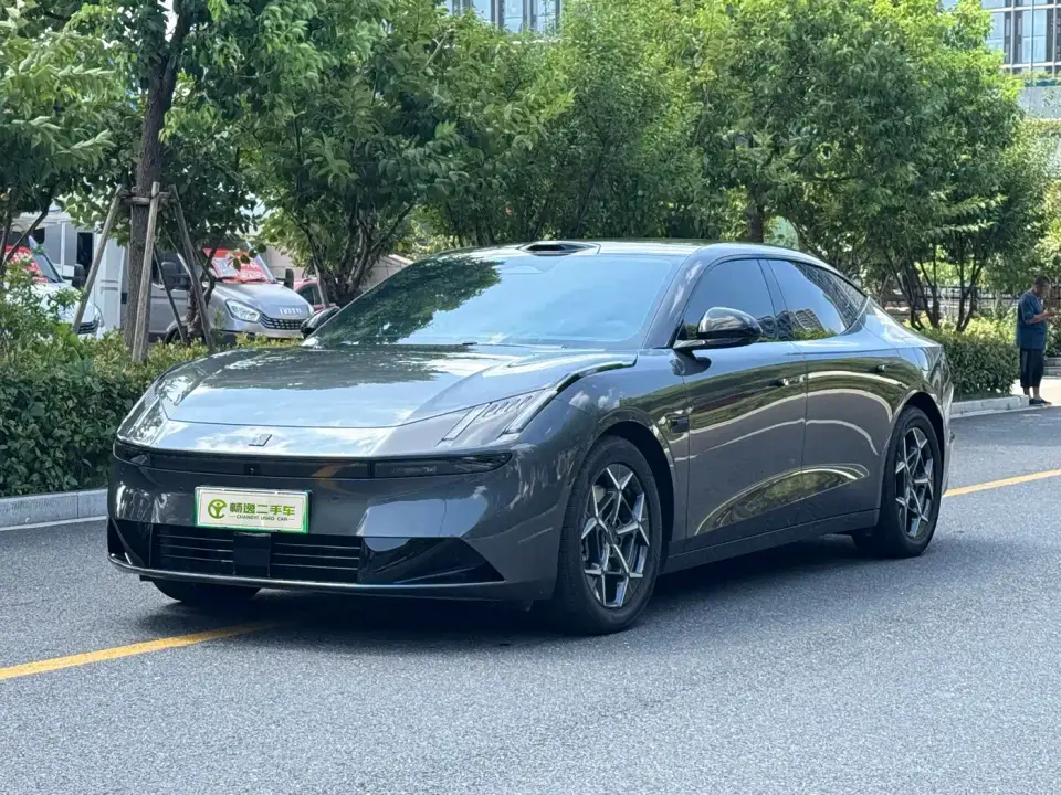 Lynk & Co 10 EM-P Model 120km Base Version 2025