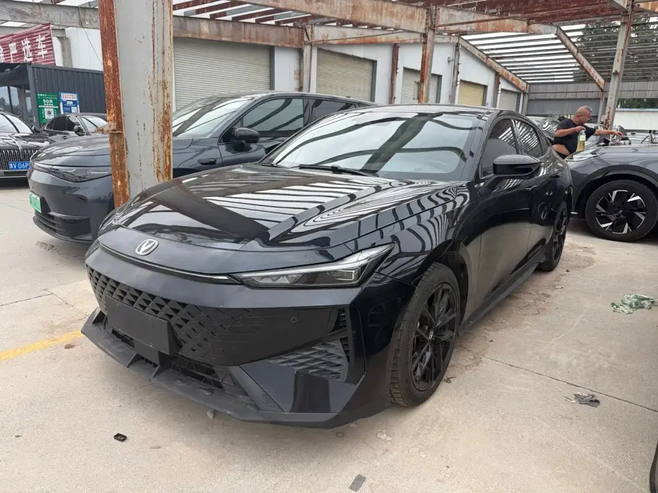 Changan UNI-V 1.5T Deluxe 2024