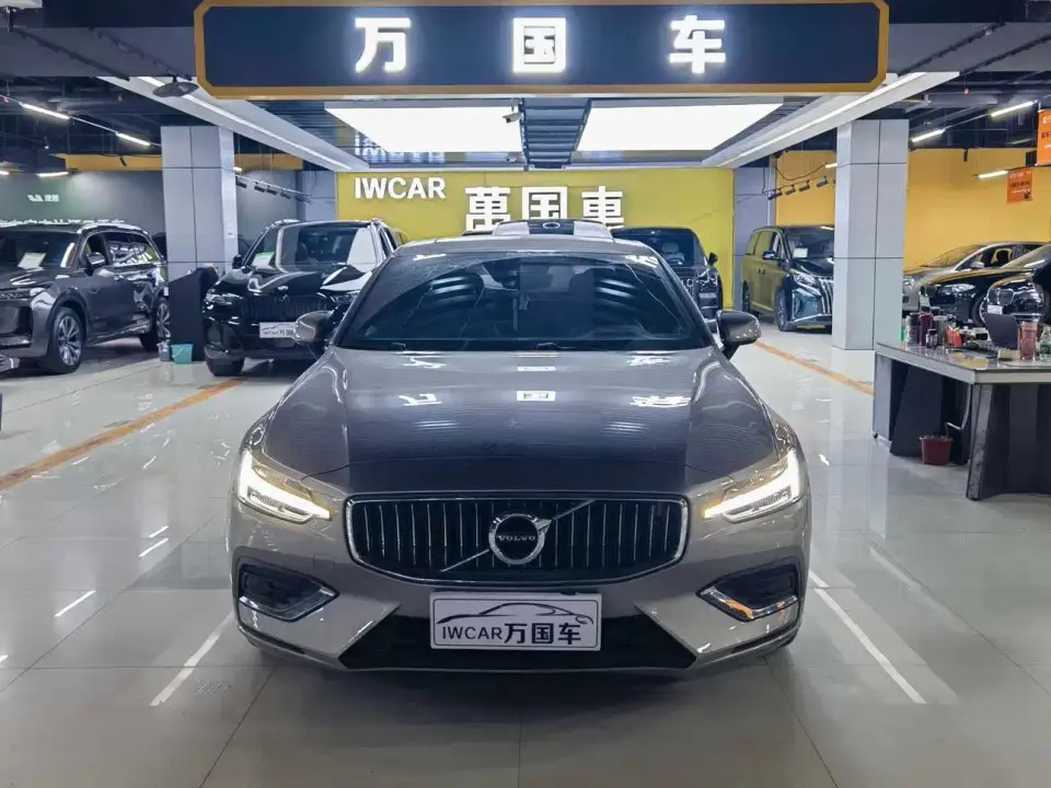 Volvo S60 B4 Smart Vision Luxury Edition 2021