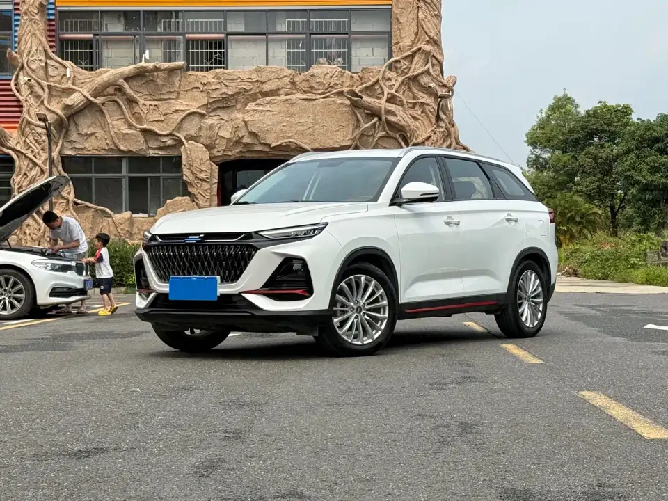 Changan Oshan X7 PLUS 1.5T Blue Whale Automatic Geeker Navigation Edition 2022